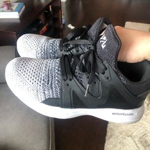 APL ASCEND BLACK/WHITE OMBRE SNEAKER